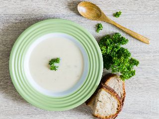 Mushroom and parsley soup