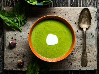 Spinach and thyme soup
